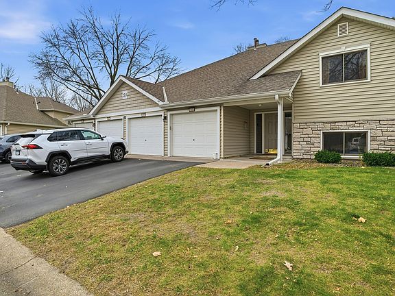 2nd image of 14407 Fairway Dr