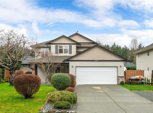 2010 College Dr, Campbell River, BC V9H 1T8