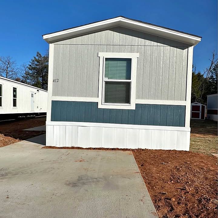 1st image of 10301 SE 29th St #412