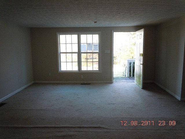2nd image of 302 Dock Hyde Rd