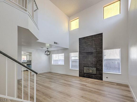 5th image of 5863 Yerington Ave