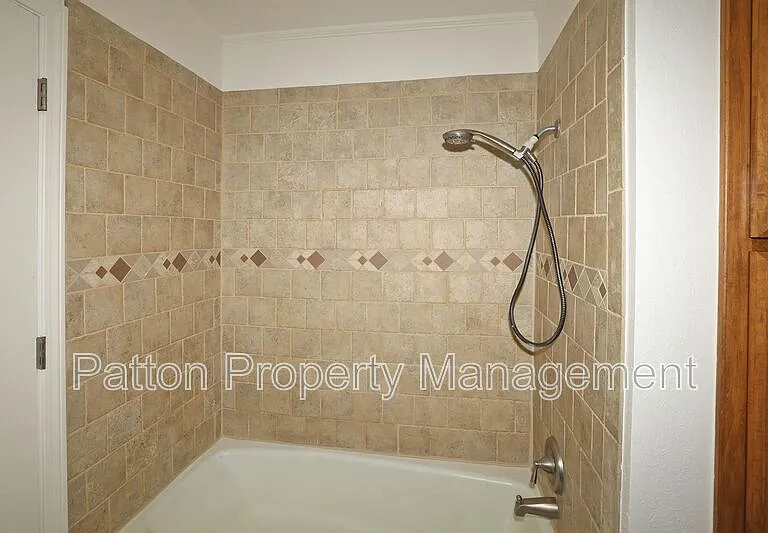 7902 Gerald Dr — Photo 33