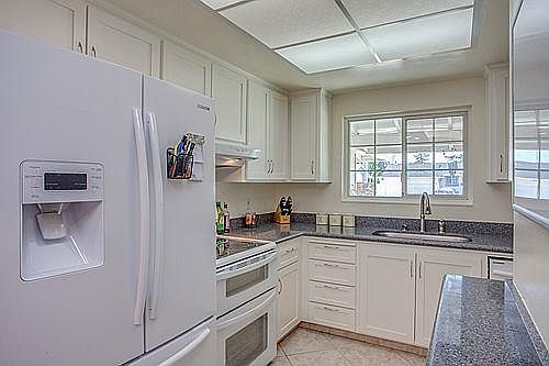 4th image of 6093 Pineland Ave