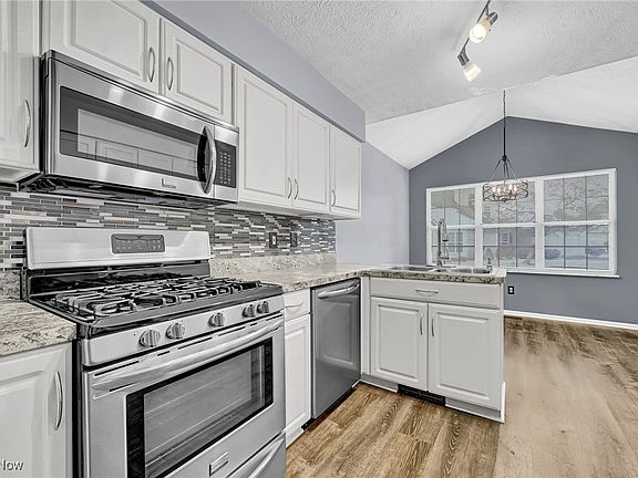 4th image of 23411 Grist Mill Ct #2