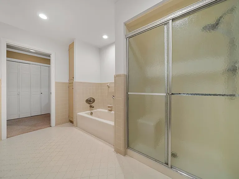112 Leigh Cir — Photo 22