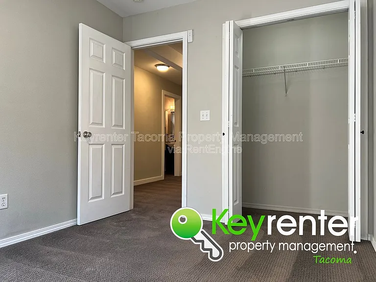 628 N Steele St — Photo 26