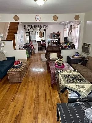 3rd image of 69-21 Manse St