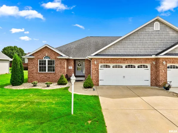 1602 Remington Rd, Pekin, IL 61554