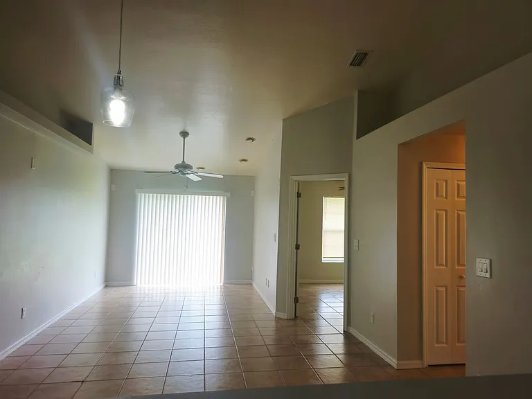 530 NE 24th Ave — Photo 7