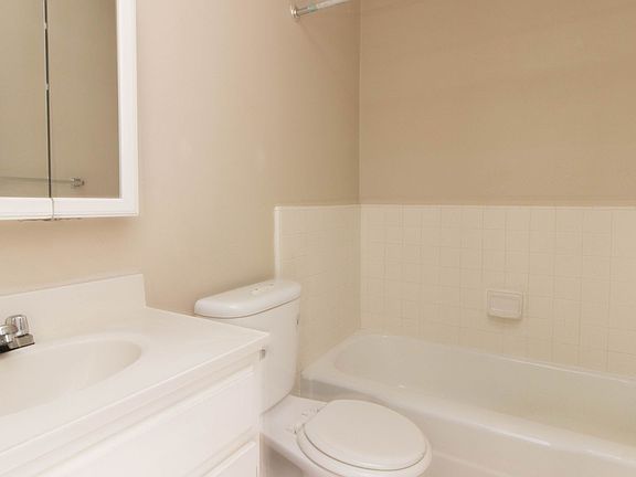 3rd image of 645 Lime Ave APT 16