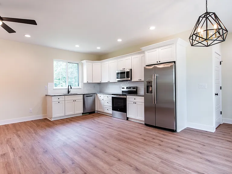 8301 Acme Way — Photo 7