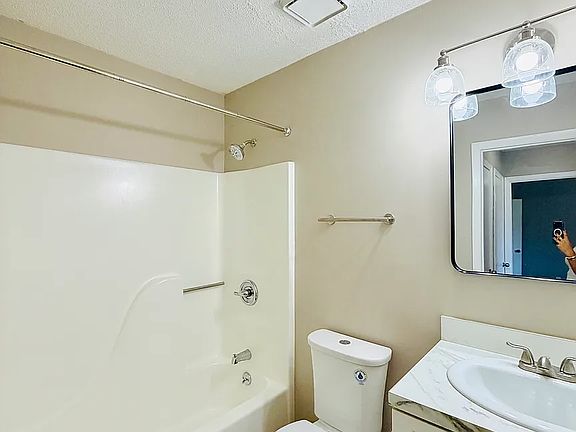 4th image of 6 Almond Ct #2