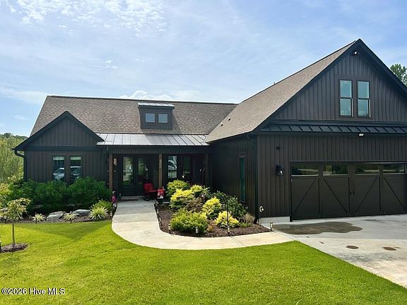 3rd image of 906 Marshview Court