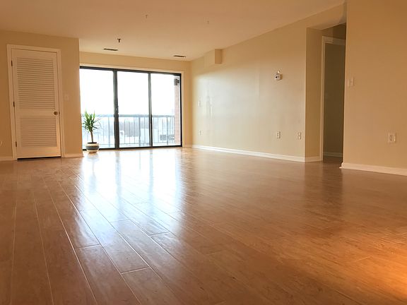 3rd image of 3920 Mystic Valley Pkwy APT 403