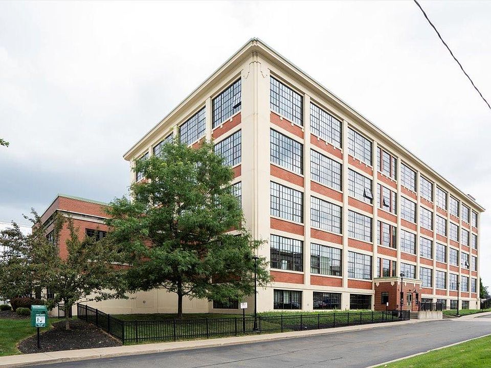 1st image of 2917 Main St Unit 309
