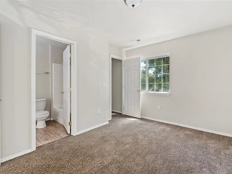121 N Avenger Ln — Photo 12