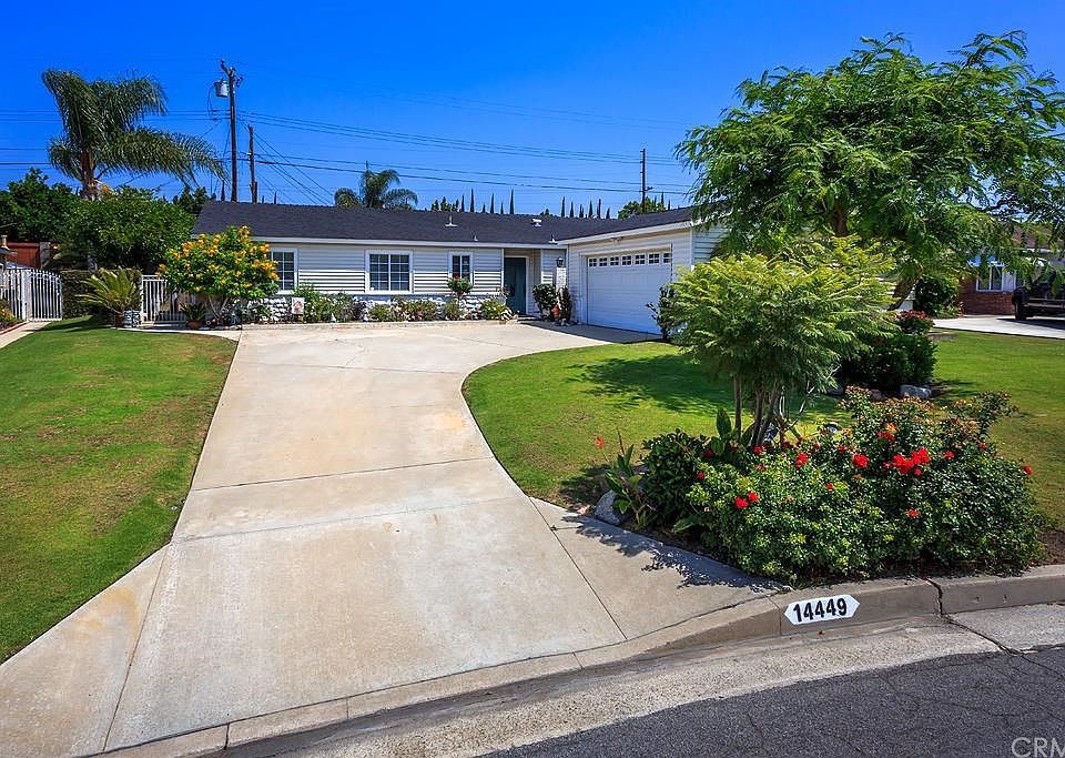 1st image of 14449 La Pluma Dr