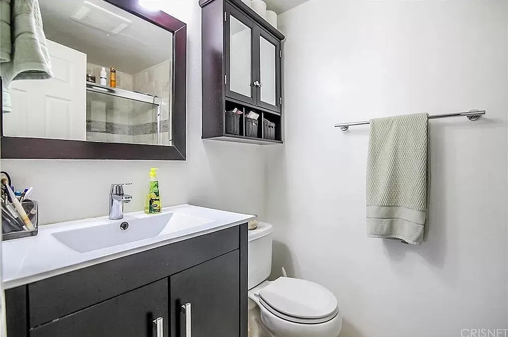 522 W Stocker St — Photo 3