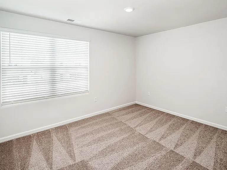 521 Hawley St — Photo 9