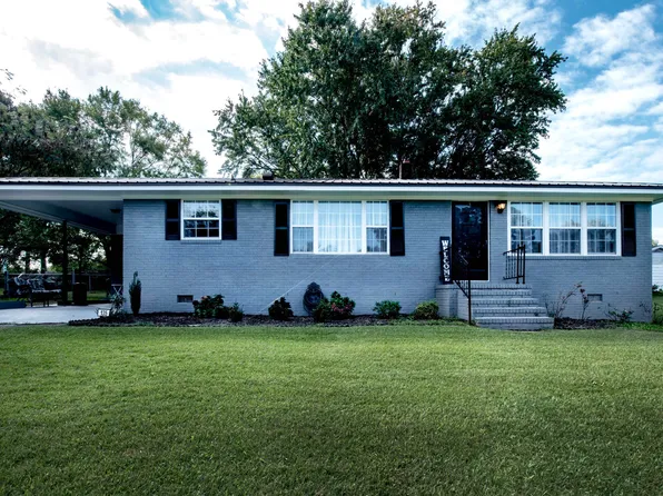 135 Stratford Dr, Wendell, NC 27591