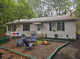 8566 Hillcrest Dr, Tobyhanna, PA 18466