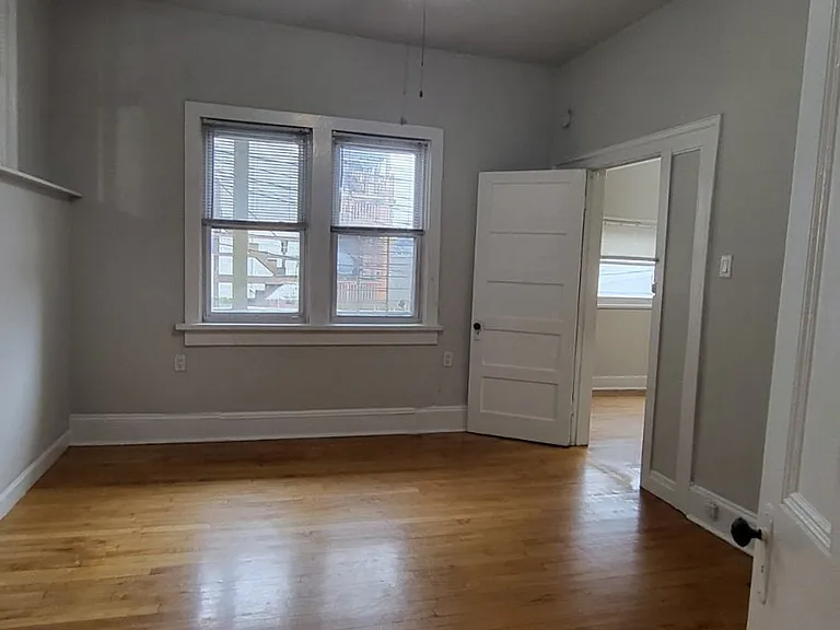862 N. Marshfield Ave. — Photo 2