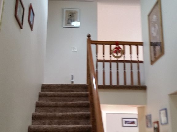 3rd image of 460 NE Tina Ct