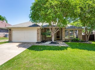 740 Thousand Oaks Dr, Lake Dallas, TX 75065