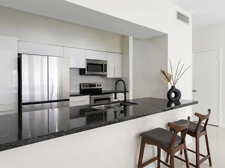 384 Wilcrest Dr #384 — Photo 5