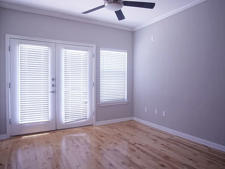 2502 Leon St #318 — Photo 5
