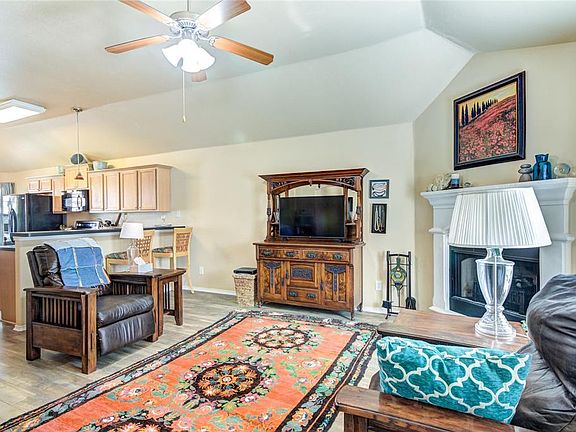 3rd image of 4812 Lemon Grove Dr