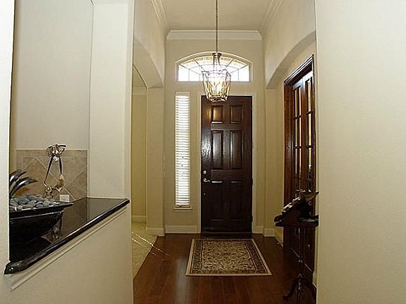 2nd image of 806 Barton Springs Dr