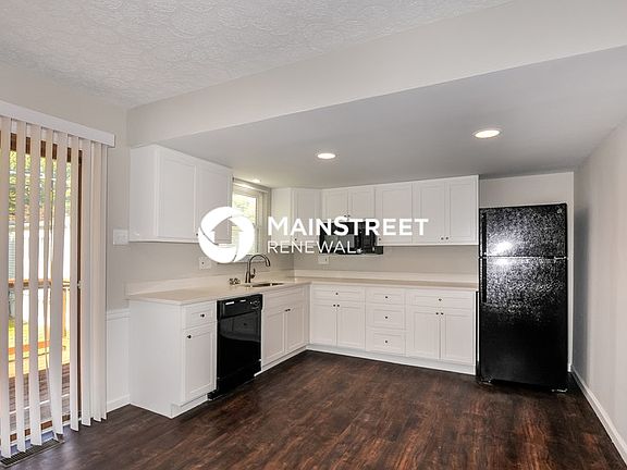5th image of 2703 Arrow Heights Dr