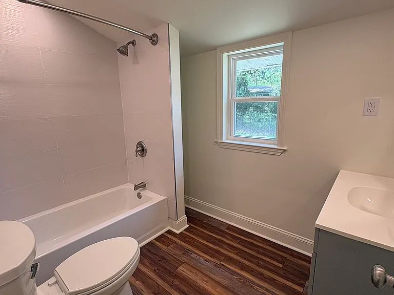 211 Dartmouth St — Photo 9