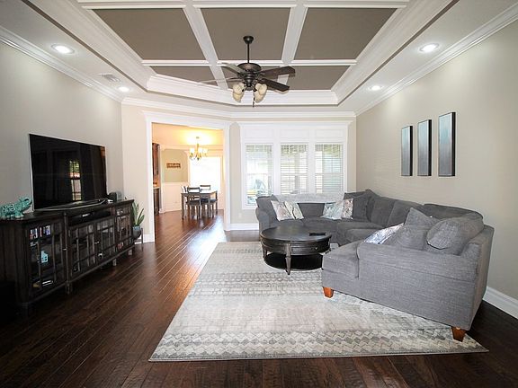 3rd image of 3982 Taylor Way