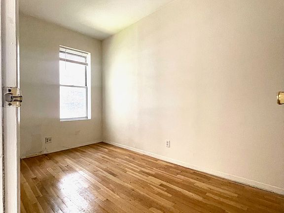 4th image of 329 W 55th St APT 1D