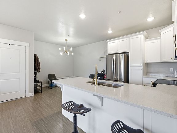 4th image of 1128 S 820 E Unit 1201