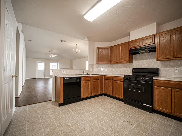 3610 Liberty Square Trl — Photo 6