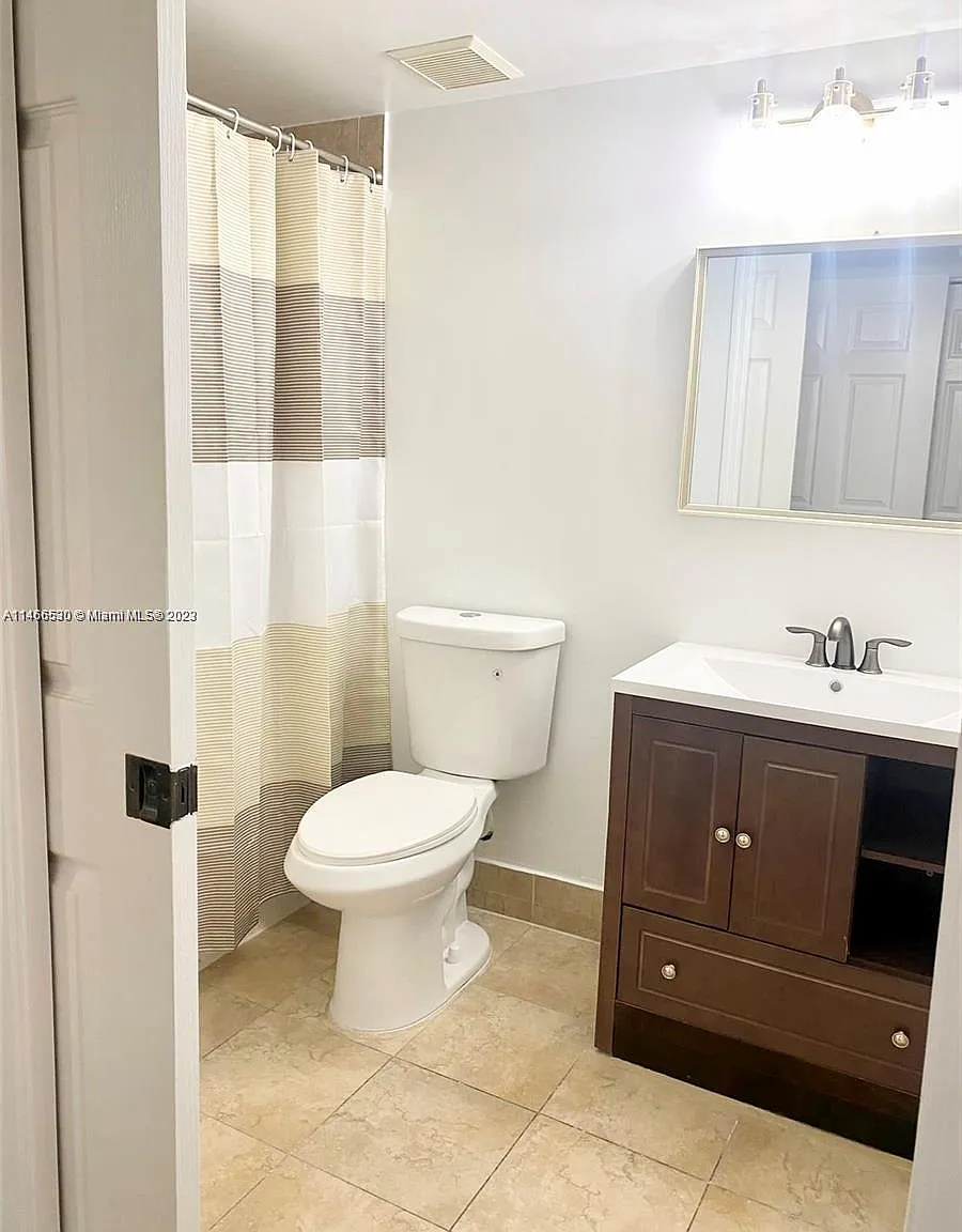 2 bed, 1100 sqft, $2,300 — Photo 4
