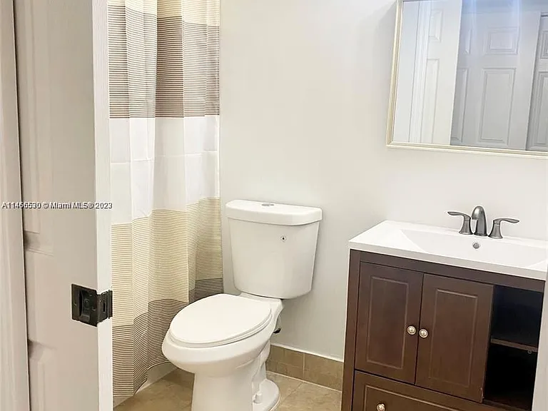 2131 SE 10th Ave #13 — Photo 6