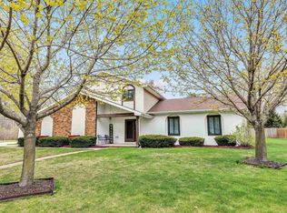 250 Fox Ridge Ct, De Pere, WI 54115