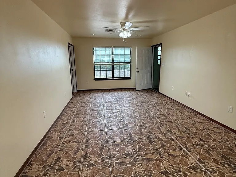1441 E Hidden Acres Rd — Photo 13