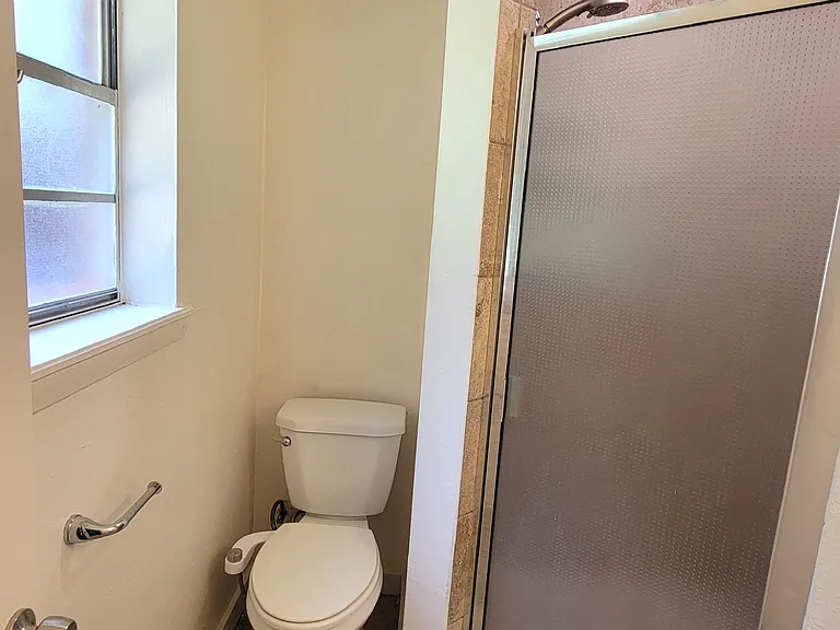 2100 Hill Top Ct #1 — Photo 36