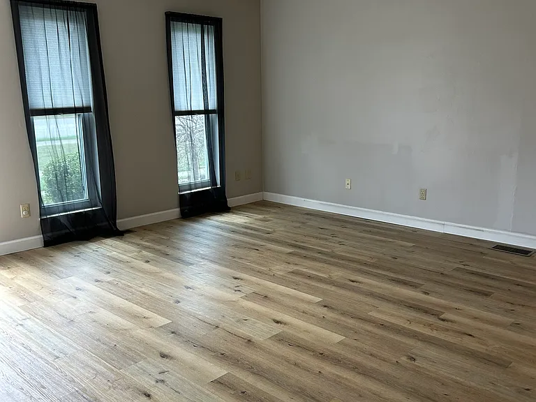 5200 Capitol Hill Dr #B — Photo 16