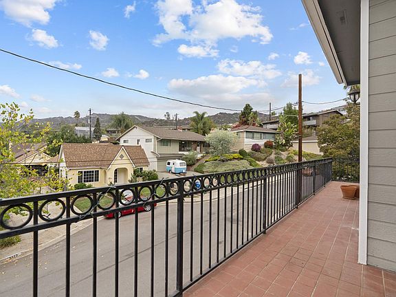 2nd image of 5324 Waldo Pl