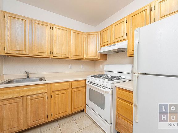 3rd image of 157 Broome St APT 3E