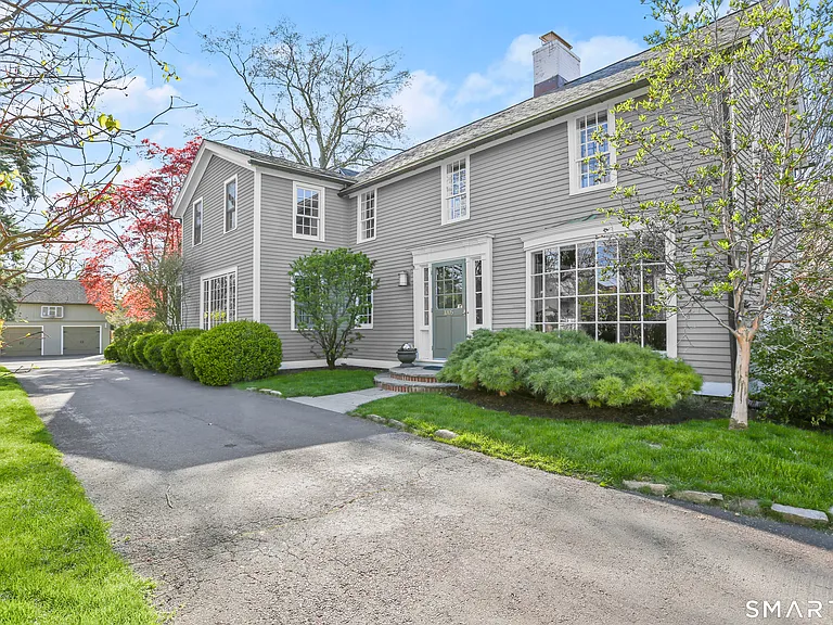 1005 Old Post Rd — Photo 1