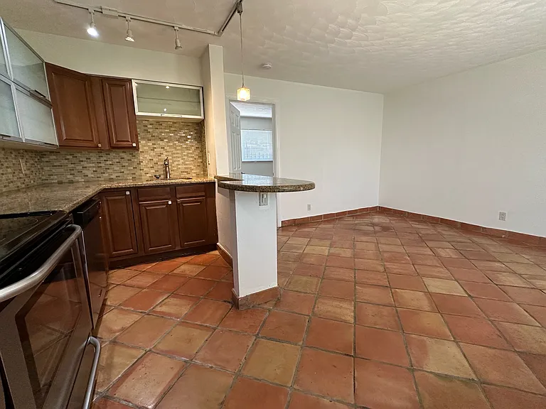 1324 NE 16th Ave #2 — Photo 9
