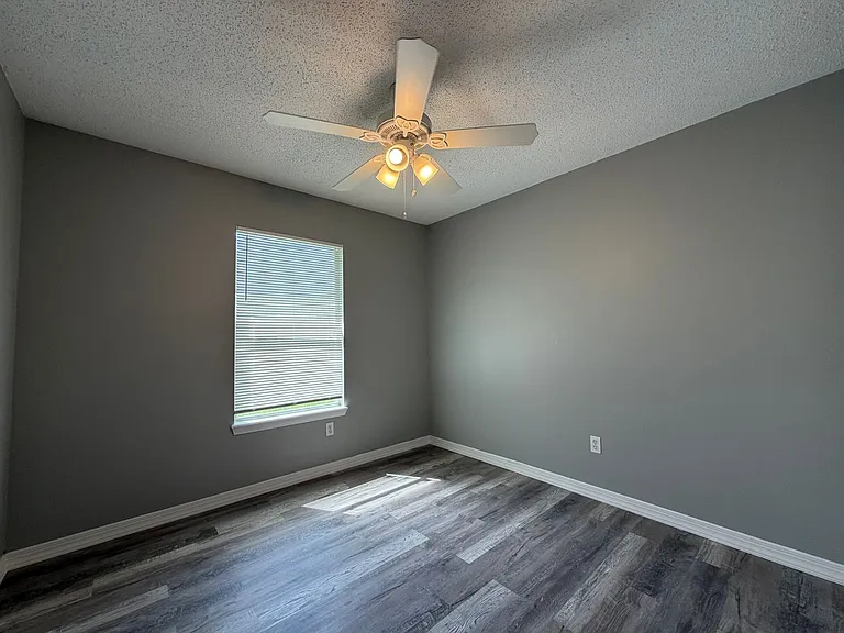 4339 Hanging Moss Dr — Photo 11