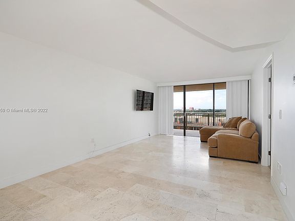 3rd image of 2901 S Bayshore Dr APT 14D